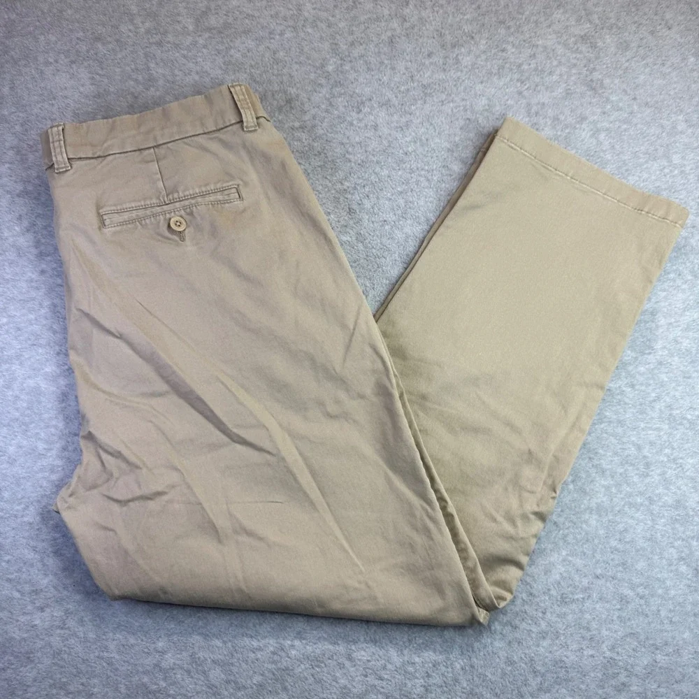Roundtree & Yorke Casuals Men Khaki Chino Pants Stretch 40x30 Flat Front (38x29)